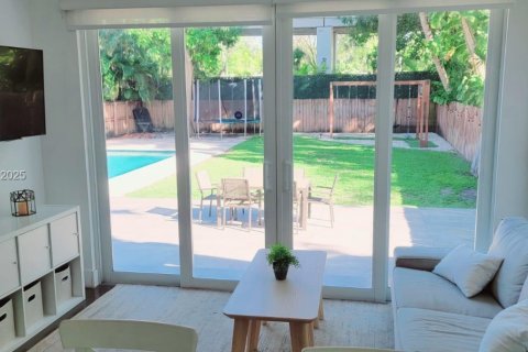 Купить виллу или дом в Майами, Флорида 3 спальни, 147.53м2, № 1989886 - фото 20