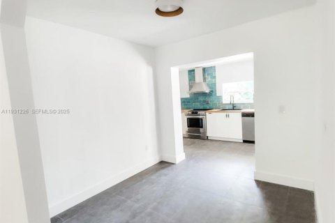 Купить виллу или дом в Майами, Флорида 3 спальни, 147.53м2, № 1989886 - фото 16