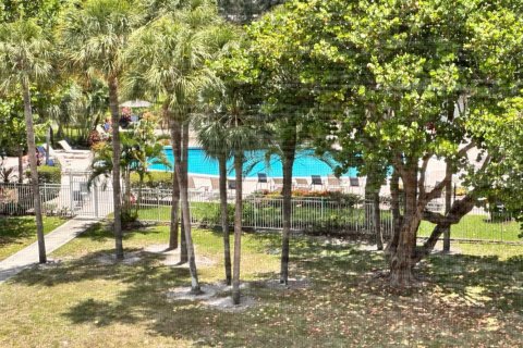 Apartamento en alquiler en Pompano Beach, Florida, 2 dormitorios, 106.84 m2 № 1162875 - foto 1
