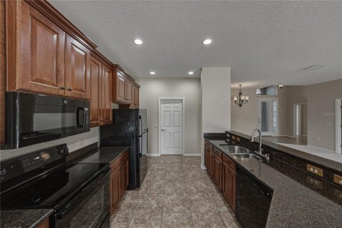 House in Lake Wales, Florida 3 bedrooms, 179.12 sq.m. № 2150971 - photo 18
