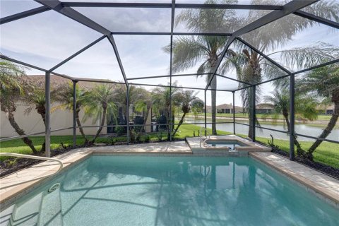 House in Lake Wales, Florida 3 bedrooms, 179.12 sq.m. № 2150971 - photo 2