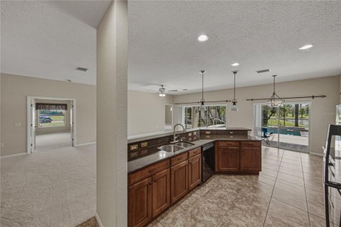 House in Lake Wales, Florida 3 bedrooms, 179.12 sq.m. № 2150971 - photo 22