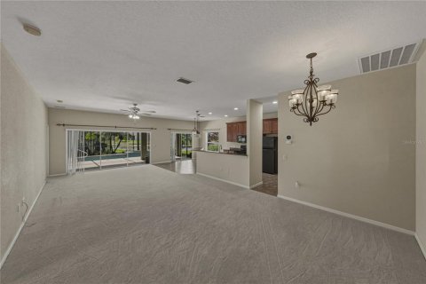 House in Lake Wales, Florida 3 bedrooms, 179.12 sq.m. № 2150971 - photo 6