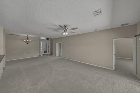 House in Lake Wales, Florida 3 bedrooms, 179.12 sq.m. № 2150971 - photo 10