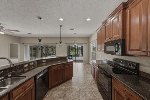 House in Lake Wales, Florida 3 bedrooms, 179.12 sq.m. № 2150971 - photo 21