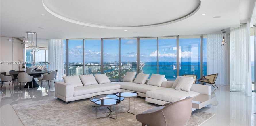 Condo in Sunny Isles Beach, Florida, 4 bedrooms  № 2194679