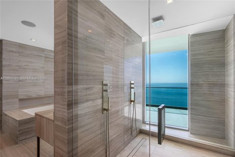 Condo in Sunny Isles Beach, Florida, 4 bedrooms  № 2194679 - photo 11