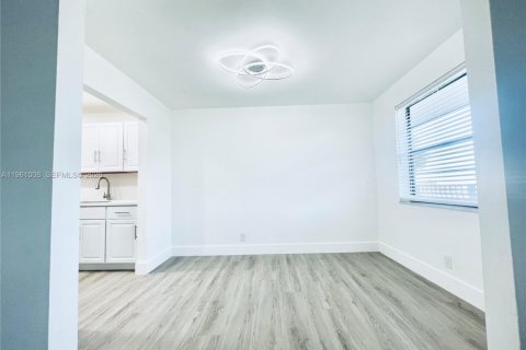 Condominio en alquiler en Dania Beach, Florida, 1 dormitorio, 71.35 m2 № 2022097 - foto 4