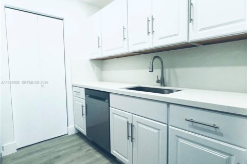 Condominio en alquiler en Dania Beach, Florida, 1 dormitorio, 71.35 m2 № 2022097 - foto 3