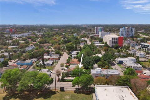 Villa ou maison à vendre à Miami, Floride: 2 chambres, 148.09 m2 № 1701122 - photo 13
