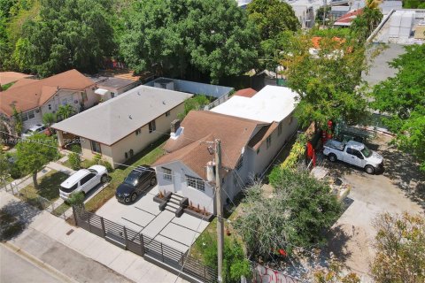 Villa ou maison à vendre à Miami, Floride: 2 chambres, 148.09 m2 № 1701122 - photo 12