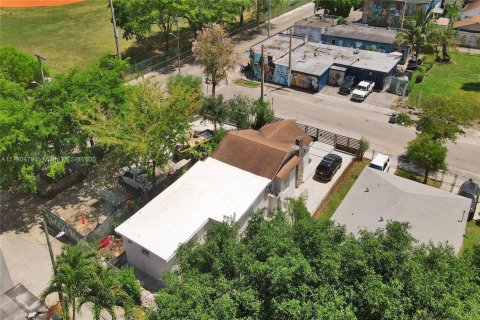 Villa ou maison à vendre à Miami, Floride: 2 chambres, 148.09 m2 № 1701122 - photo 17