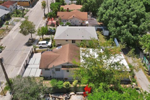 Villa ou maison à vendre à Miami, Floride: 2 chambres, 148.09 m2 № 1701122 - photo 15
