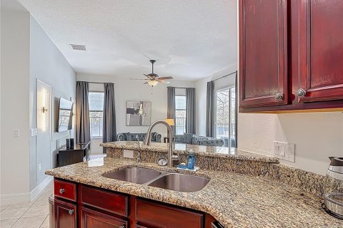 Casa en venta en Kissimmee, Florida, 6 dormitorios, 315.77 m2 № 1757874 - foto 10
