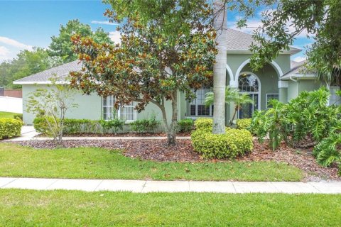 Casa en venta en Kissimmee, Florida, 6 dormitorios, 315.77 m2 № 1757874 - foto 2