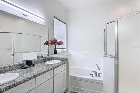 Casa en venta en Kissimmee, Florida, 6 dormitorios, 315.77 m2 № 1757874 - foto 23