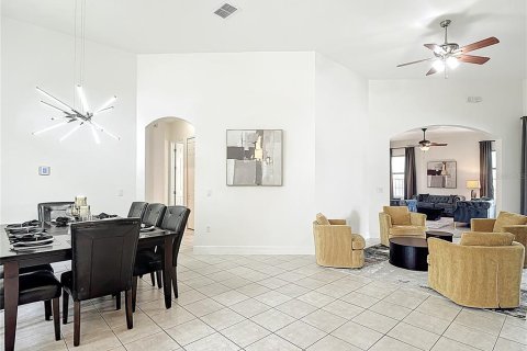 Casa en venta en Kissimmee, Florida, 6 dormitorios, 315.77 m2 № 1757874 - foto 9