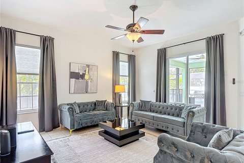 Casa en venta en Kissimmee, Florida, 6 dormitorios, 315.77 m2 № 1757874 - foto 19