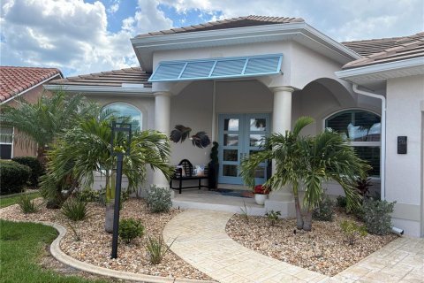 Villa ou maison à vendre à Punta Gorda, Floride: 4 chambres, 256.69 m2 № 2150186 - photo 2