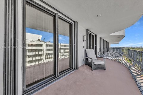 Купить кондоминиум в Серфсайд, Флорида 2 спальни, 155.33м2, № 2054956 - фото 25