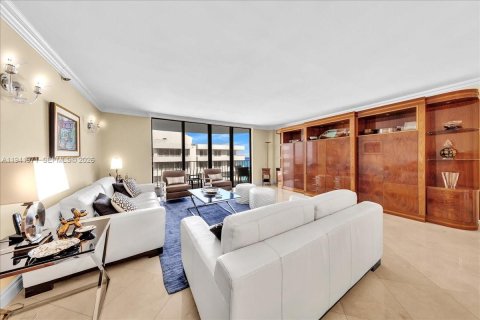 Купить кондоминиум в Серфсайд, Флорида 2 спальни, 155.33м2, № 2054956 - фото 20