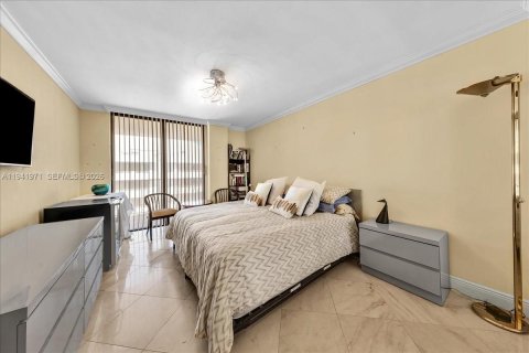 Купить кондоминиум в Серфсайд, Флорида 2 спальни, 155.33м2, № 2054956 - фото 29