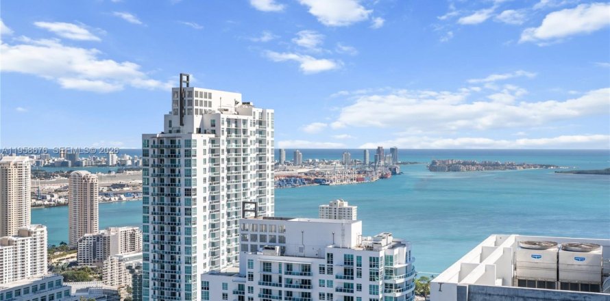 Condo à Miami, Floride, 3 chambres  № 2018052