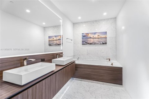 Copropriété à vendre à Miami, Floride: 3 chambres, 164.44 m2 № 2018052 - photo 21