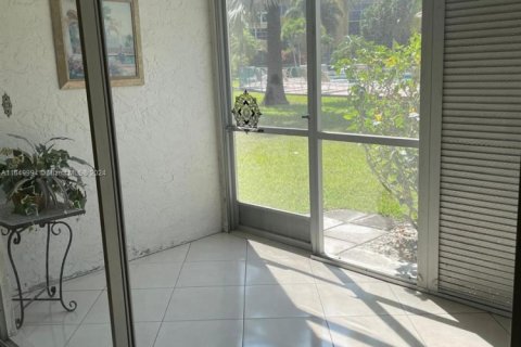 Купить кондоминиум в Маргит, Флорида 1 спальня, 66.89м2, № 2035836 - фото 15