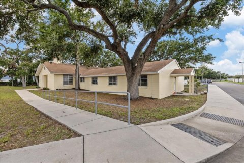 Commercial property in Tampa, Florida № 2114345 - photo 14