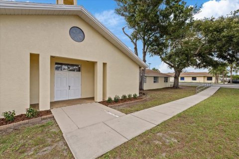 Commercial property in Tampa, Florida № 2114345 - photo 12