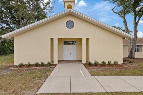 Commercial property in Tampa, Florida № 2114345 - photo 11