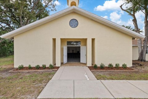 Commercial property in Tampa, Florida № 2114345 - photo 10
