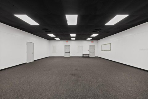 Commercial property in Tampa, Florida № 2114345 - photo 29