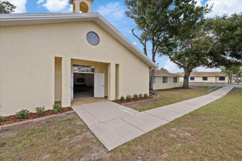 Commercial property in Tampa, Florida № 2114345 - photo 9