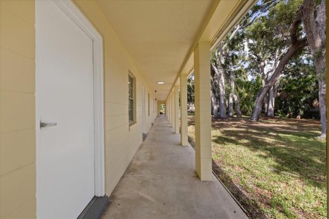 Commercial property in Tampa, Florida № 2114345 - photo 30