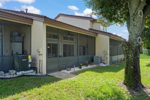 Touwnhouse à vendre à Kissimmee, Floride: 2 chambres, 94.02 m2 № 2419328 - photo 28