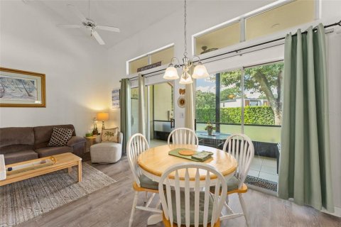 Touwnhouse à vendre à Kissimmee, Floride: 2 chambres, 94.02 m2 № 2419328 - photo 11