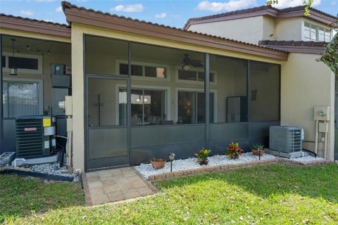 Touwnhouse à vendre à Kissimmee, Floride: 2 chambres, 94.02 m2 № 2419328 - photo 26