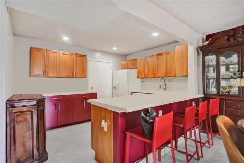 Condo in Lauderhill, Florida, 1 bedroom № 2245716 - photo 8