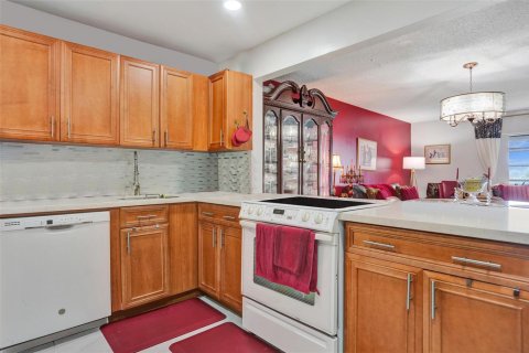 Condo in Lauderhill, Florida, 1 bedroom № 2245716 - photo 3