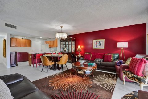 Condo in Lauderhill, Florida, 1 bedroom № 2245716 - photo 4