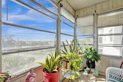 Condo in Lauderhill, Florida, 1 bedroom  № 2245716