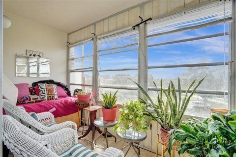 Condo in Lauderhill, Florida, 1 bedroom № 2245716 - photo 7