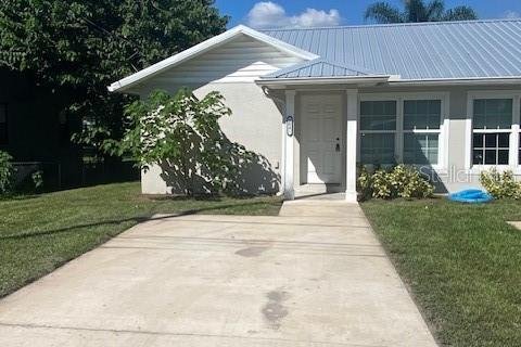 Appartement à Plant City, Floride 2 chambres, 69.12 m2 № 2416941