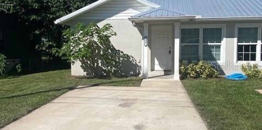 Appartement à Plant City, Floride 2 chambres, 69.12 m2 № 2416941