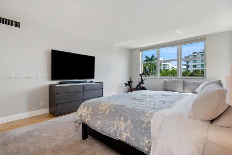 Copropriété à vendre à Bay Harbor Islands, Floride: 2 chambres, 189.99 m2 № 1890646 - photo 14