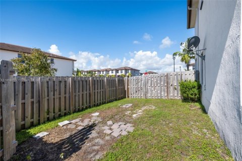 Townhouse in Homestead, Florida 3 bedrooms, 140.65 sq.m. № 1889205 - photo 16