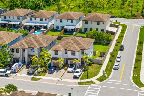 Townhouse in Homestead, Florida 3 bedrooms, 140.65 sq.m. № 1889205 - photo 4