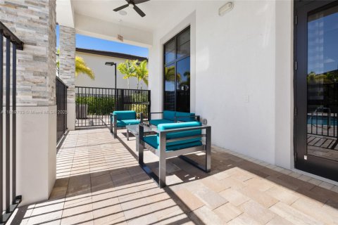 Townhouse in Homestead, Florida 3 bedrooms, 140.65 sq.m. № 1889205 - photo 11